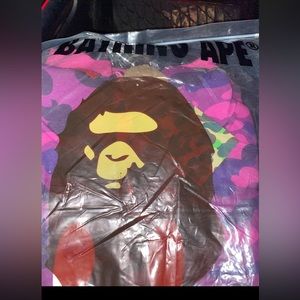 Selling xxl bape hoodie fits 2-3 sizes down has bag,tags, and receipt 350 or obo